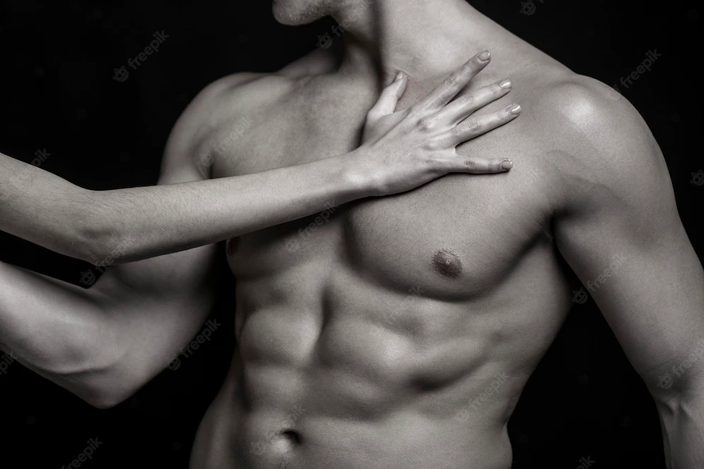 Αυτά είναι τα αγαπημένα σημεία του ανδρικού σώματος σύμφωνα με τις γυναίκες