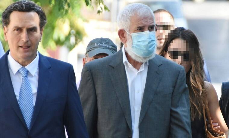 Δίκη Φιλιππίδη: Ξεσπά η πρώτη καταγγέλουσα – «Με απειλούσε ότι δεν θα δω θέατρο ούτε από το απέναντι πεζοδρόμιο»