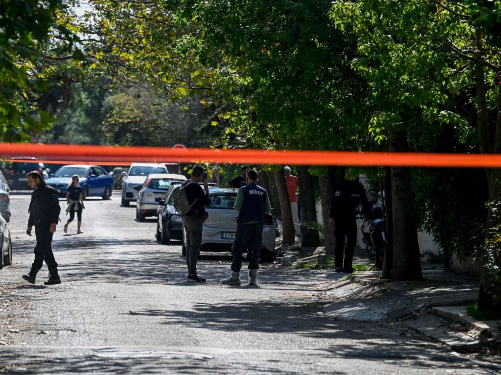 Κηφισιά: Διακοπή της κυκλοφορία στην Τατοΐου μετά από πτώση δέντρου 