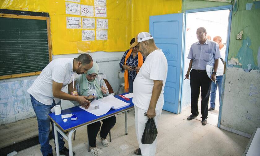Δημοψήφισμα στην Τυνησία: Στο 27,54% ανήλθε η συμμετοχή – Ως 93% υπέρ του νέου Συντάγματος