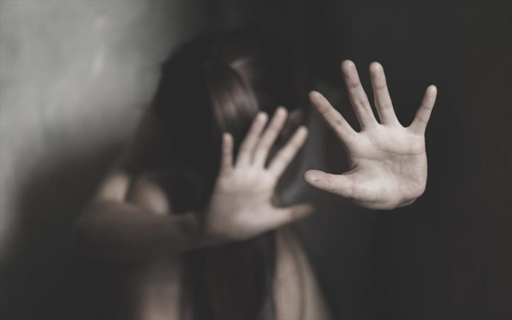 Χαλκιδική: 22χρονη κατήγγειλε 33χρονο Αλβανό για σεξουαλική παρενόχληση & ξυλοδαρμό μέσα σε κλαμπ