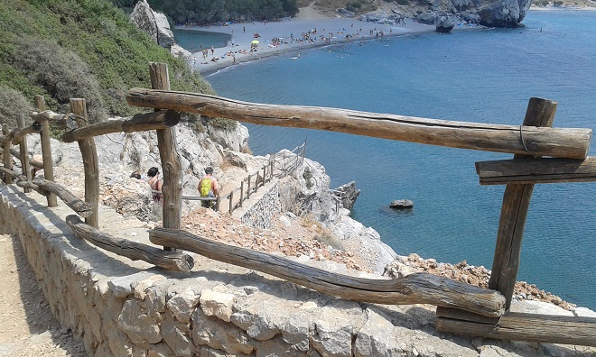 Κρήτη: Περιπέτεια για τουρίστρια στην Πρέβελη -Παραπάτησε και κατέληξε στο νοσοκομείο