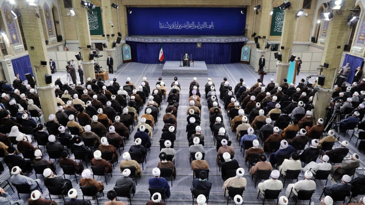 Η Τεχεράνη χαιρετίζει τις διπλωματικές προσπάθειες για το πυρηνικό της πρόγραμμα