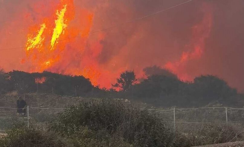 Φωτιά στη Λέσβο: Νέα μεγάλη αναζωπύρωση – Νέα εκκένωση στην Βρίσα