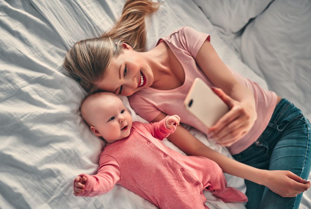 Διαδίκτυο: Έξι λόγοι για τους οποίους οι γονείς δεν πρέπει να αναρτούν φωτογραφίες των παιδιών τους