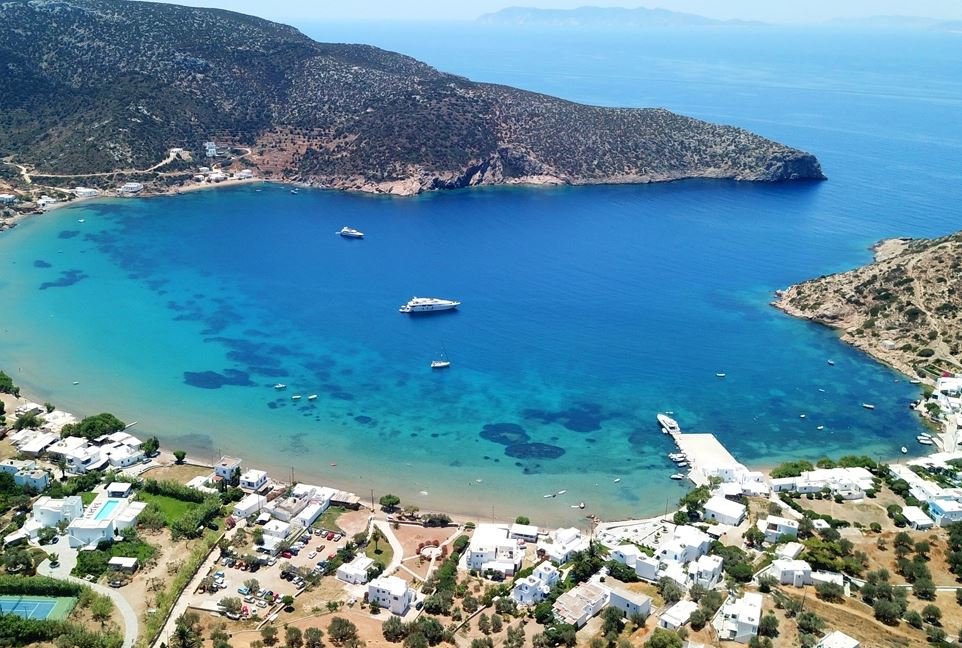 Θετικός στον κορωνοϊό ο 22χρονος φοιτητής που πέθανε ξαφνικά στην Σίφνο