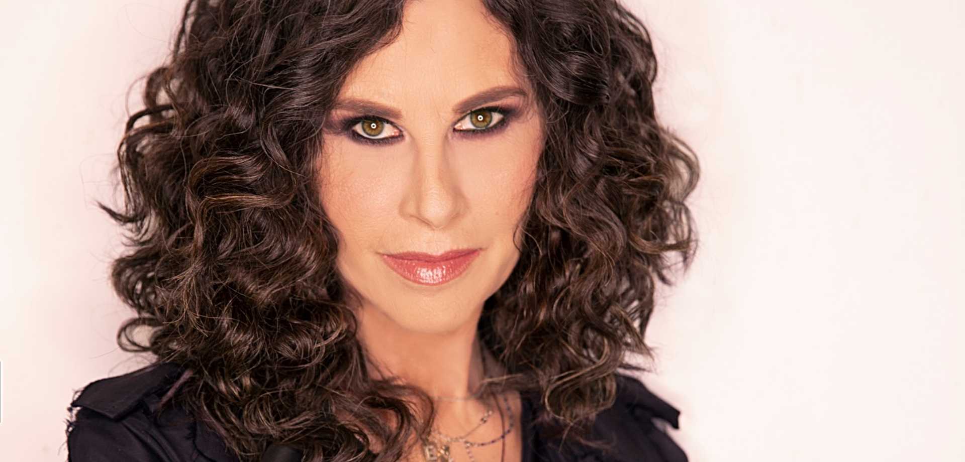 Θετική στον κορωνοϊό η Ε.Αρβανιτάκη – Ανέβαλε τη συναυλία της στη Χίο