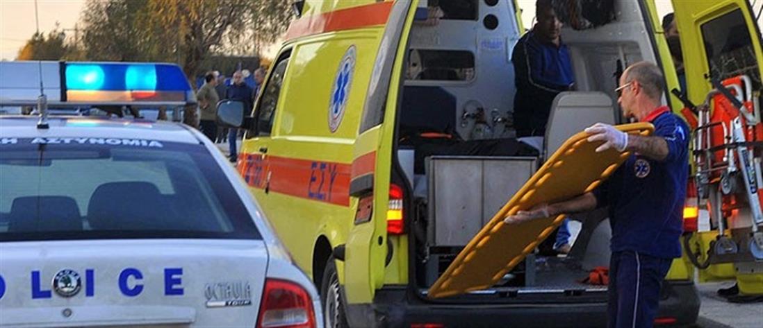 Σοβαρό τροχαίο στην Πάτρα: Δίκυκλο έπεσε στις μπάρες του τρένου – Δύο τραυματίες