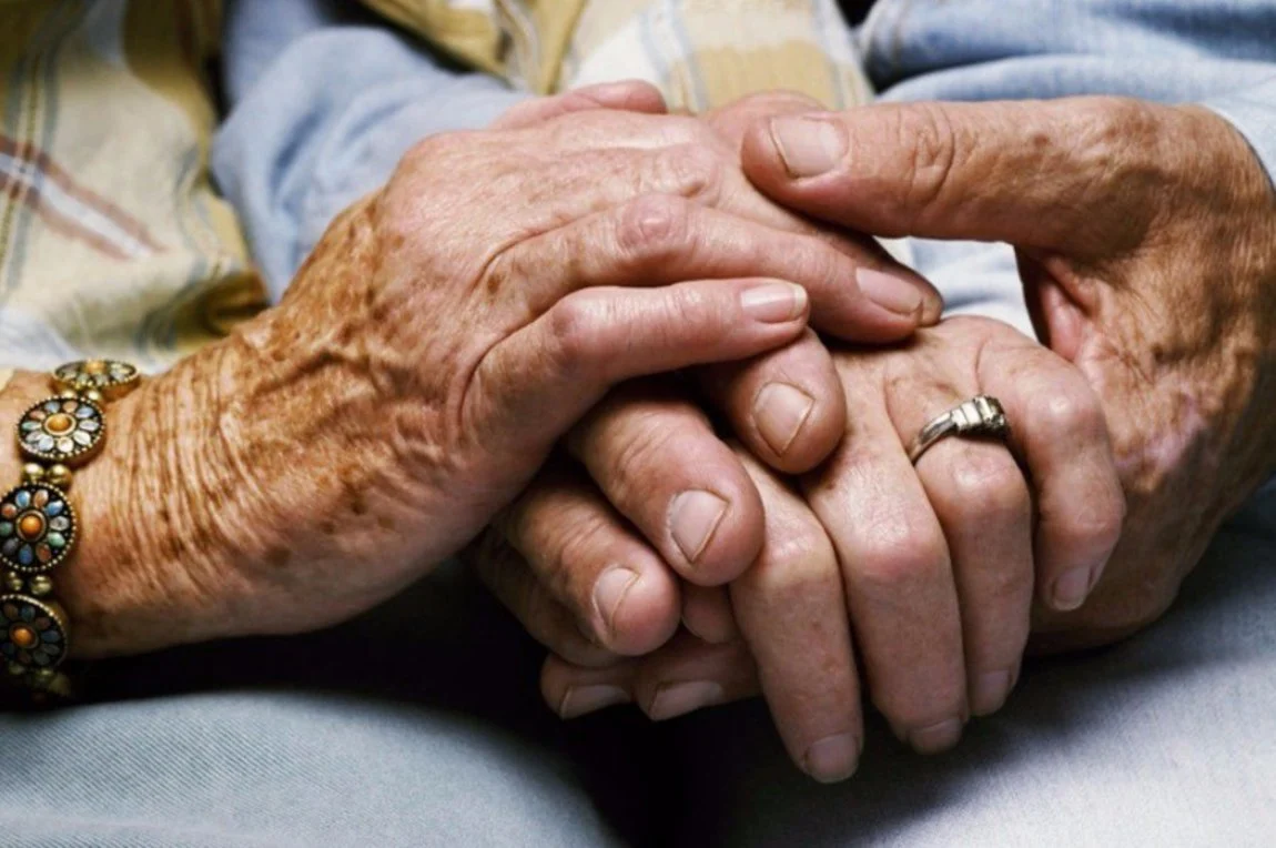 Βόλος: Μαζί στη ζωή και στον θάνατο – Ζευγάρι ηλικιωμένων πέθανε με διαφορά λίγων ωρών