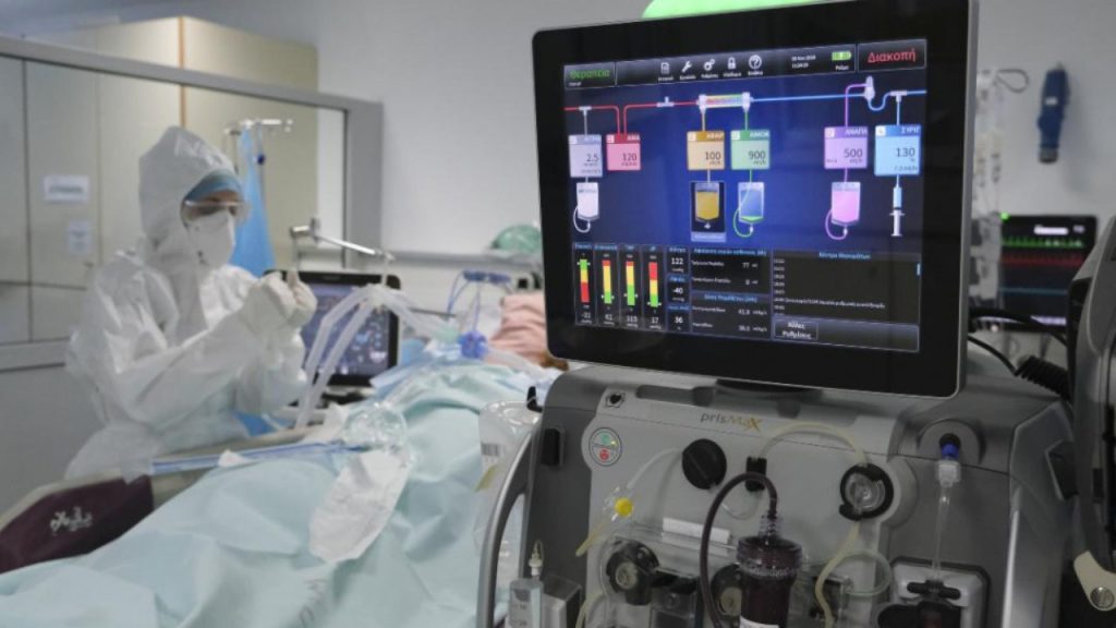 Ρέθυμνο: Διασωληνωμένη και σε κρίσιμη κατάσταση η 22χρονη που έπεσε από το μπαλκόνι