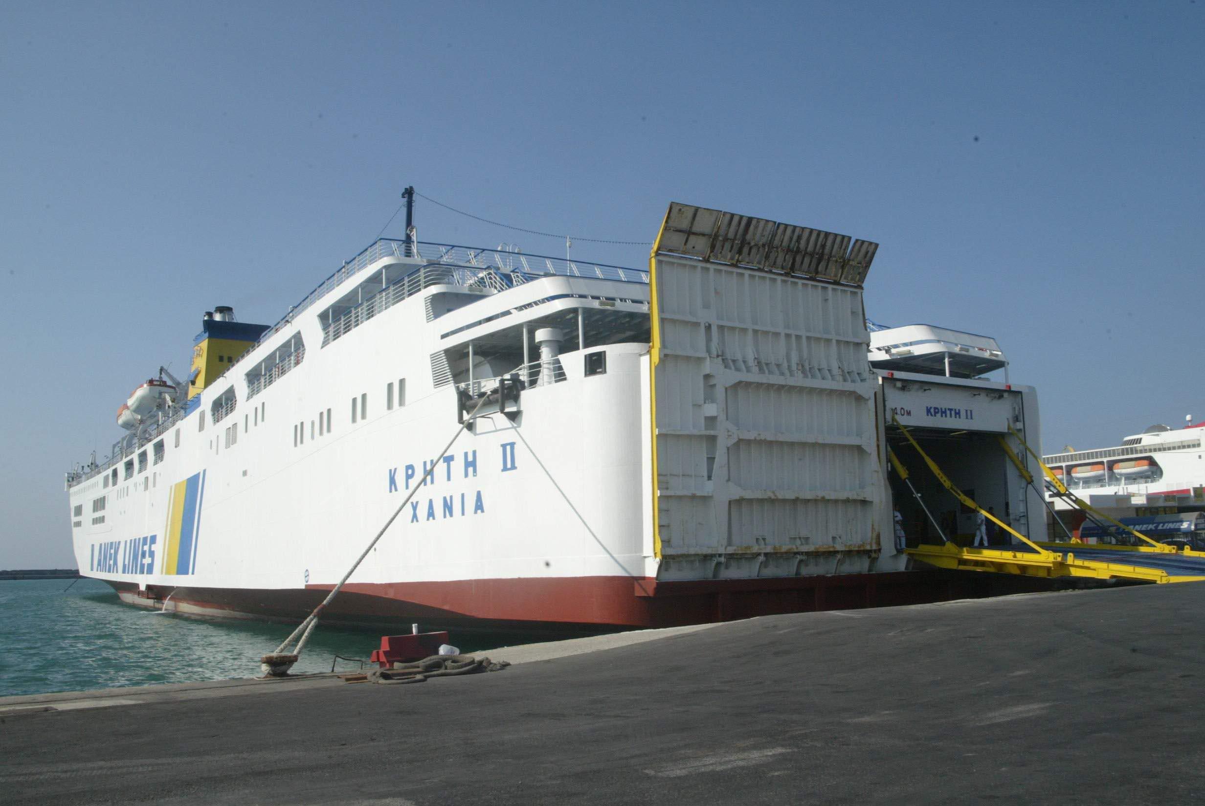 Κρήτη: Ταλαιπωρία επιβατών λόγω μηχανικής βλάβης πλοίου