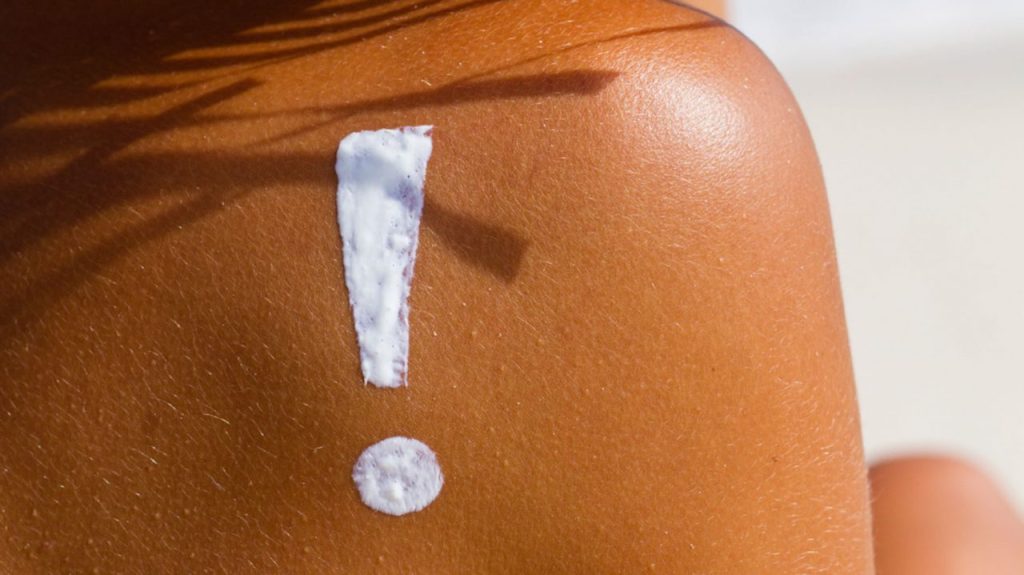 Ένας έξυπνος τρόπος για να μην ξεχνάτε ποτέ να βάζετε αντιηλιακό