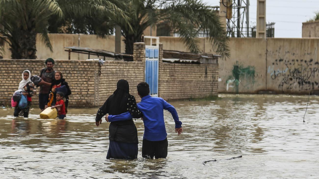 Ιράν: Περισσότεροι από 80 οι νεκροί από τις πλημμύρες – 30 αγνοούμενοι