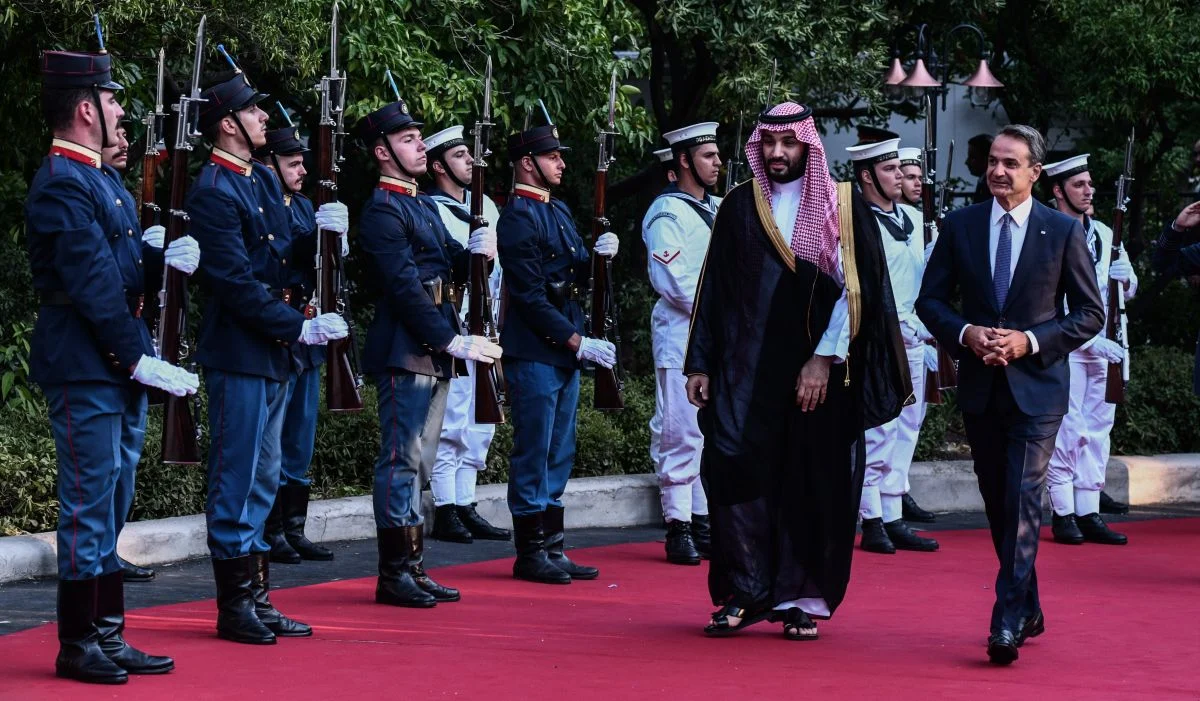 Οι παραβάσεις του πρωτοκόλλου στην υποδοχή του Μπιν Σαλμάν στο Μέγαρο Μαξίμου