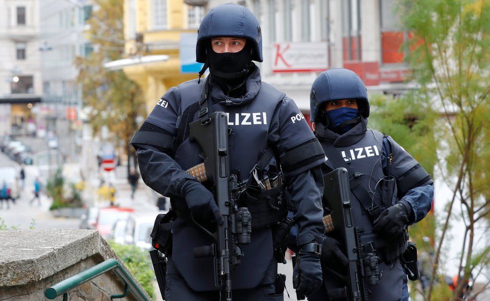 Αυστρία: Σύλληψη 18χρονου Τούρκου ως τζιχαντιστή – Η μητέρα του έπεσε με αυτοκίνητο σε αστυνομικούς