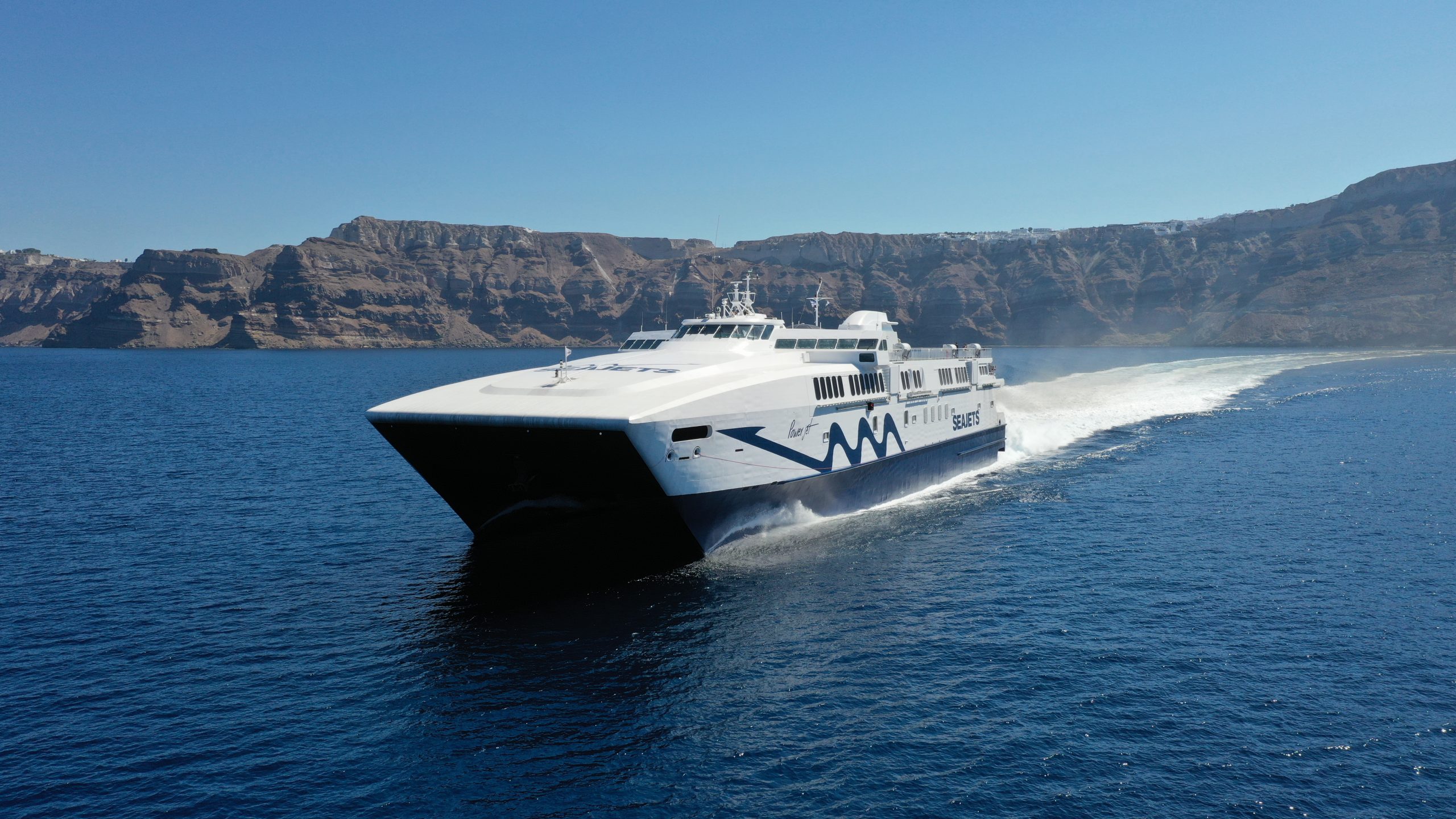 Μηχανική βλάβη σε πλοίο με 382 επιβάτες στη Ρόδο