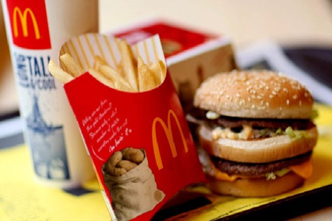 «Καμπάνα» 2.000 δολάρια για ταξιδιώτη στην Αυστραλία που είχε στο σακίδιο… γεύμα των McDonald’s