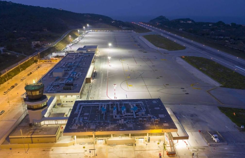 Σκιάθος:  Τι υποστηρίζει η σύντροφος του υποπυραγού που συνελήφθη για παιδική πορνογραφία