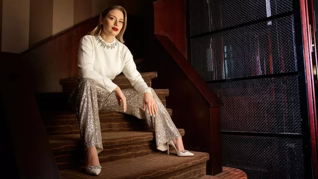 Με μπικίνι η Ντόρα Μακρυγιάννη ποζάρει και εντυπωσιάζει με το κορμί της