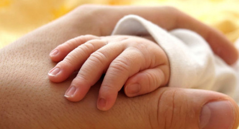 Βόλος: Μητέρα καταγγέλλει ότι γυναίκα Ρομά προσπάθησε να αρπάξει το 20 μηνών μωρό της