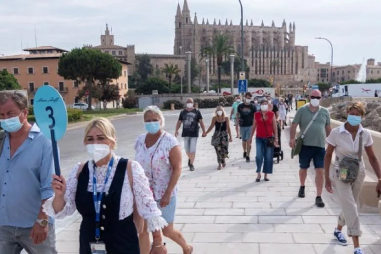 Κοντά στα προ πανδημίας επίπεδα ο τουρισμός στην Ισπανία – Υπερδιπλάσιοι τουρίστες τον Ιούνιο σε σχέση με πέρυσι