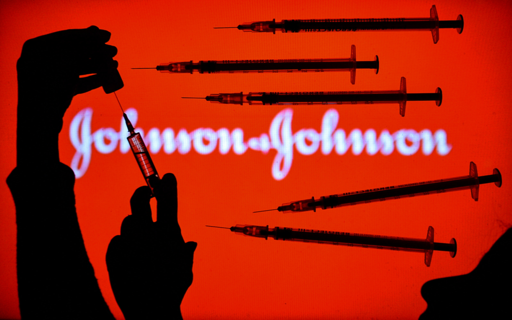 Σοκάρουν οι παρενέργειες που έπαθε 48χρονη μητέρα δύο παιδιών μετά τον εμβολιασμό της με το Johnson & Johnson