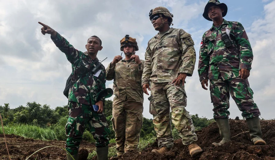 ΗΠΑ και Ινδονησία ξεκίνησαν κοινές πολεμικές ασκήσεις στη νήσο Σουμάτρα μετά τις εντάσεις με την Κίνα (φώτο)