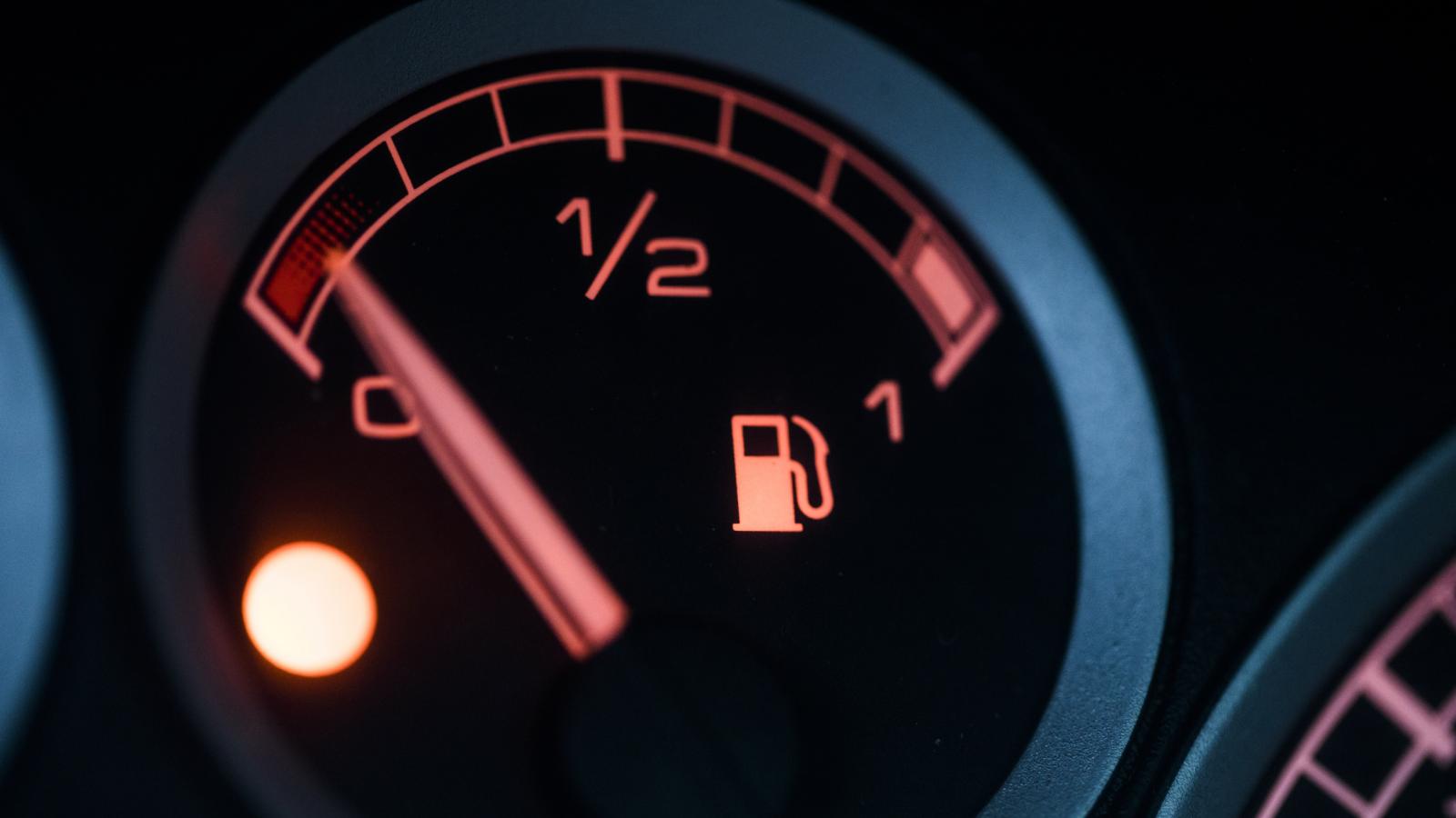 Δείτε ποιο είναι το λάθος που κάνουμε οι περισσότεροι και αυξάνει την κατανάλωση καυσίμου