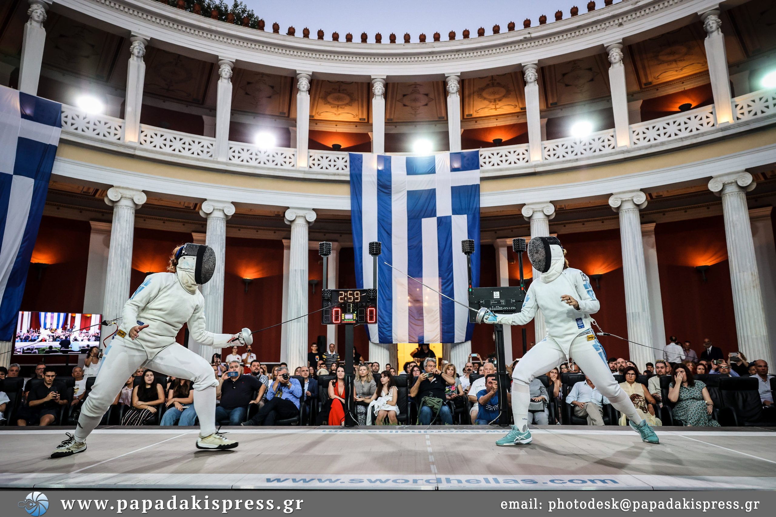 126 χρόνια μετά τους Ολυμπιακούς Αγώνες της Αθήνας αναβίωσε η διεξαγωγή του αθλήματος της ξιφασκίας στο Ζάππειο