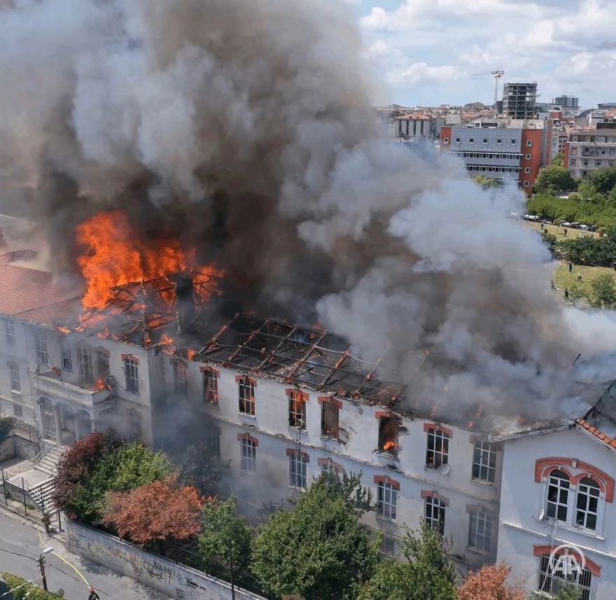 Ι.Καλίν για φωτιά στο ελληνικό νοσοκομείο της Κωνσταντινούπολης: «Οι εργασίες αποκατάστασης θα ξεκινήσουν άμεσα»
