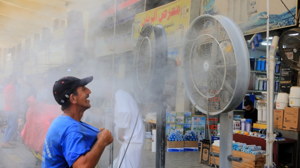 Μαζικές άδειες δίνει η ιρακινή κυβέρνηση για να αντιμετωπιστεί ο καύσωνας – Ξεπέρασε τους 50° C η θερμοκρασία