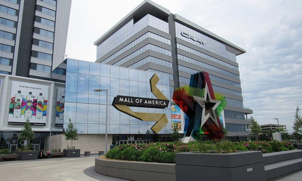 ΗΠΑ: Σκηνές πανικού εξαιτίας πυροβολισμών στο μεγαλύτερο αμερικανικό εμπορικό κέντρο