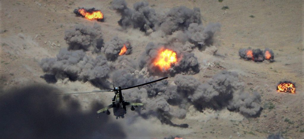 Η ρωσική Αεροπορία κτύπησε με ελικόπτερα Mil Mi-35 βάση φιλοαμερικανών παραστρατιωτικών στην Συρία (βίντεο)