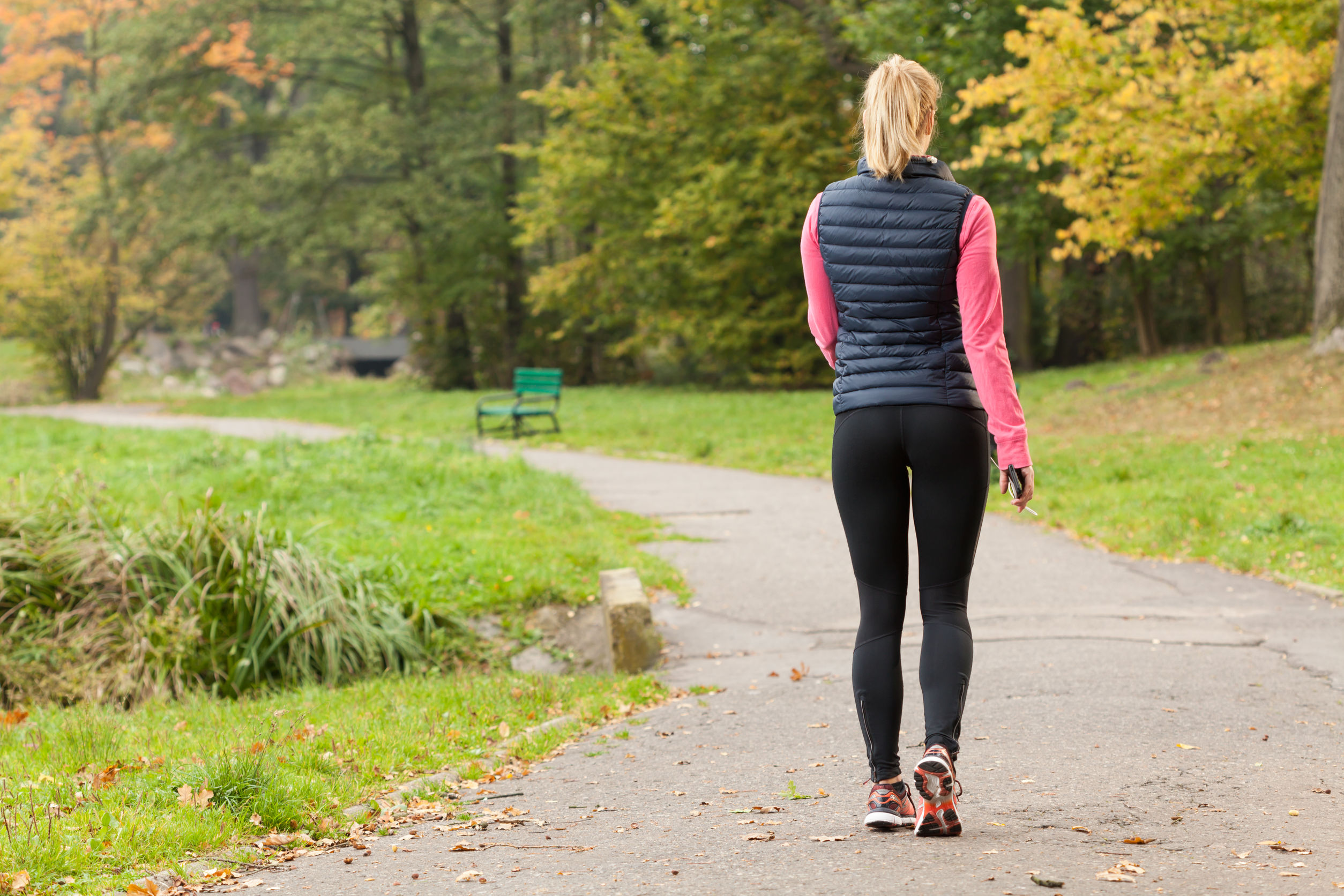 Νέα έρευνα: Σε τι ωφελούν δυο λεπτά περπάτημα μετά το γεύμα