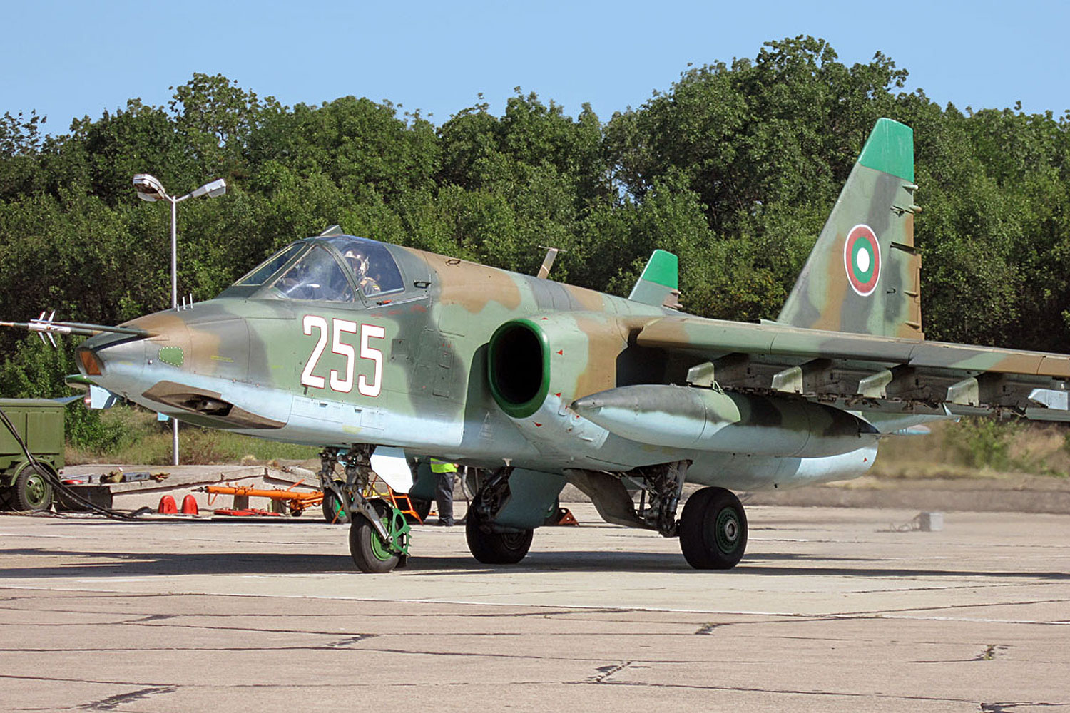 Σκόπια: Στέλνουν στην Ουκρανία Su-25 που είναι καθηλωμένα από το…  2004