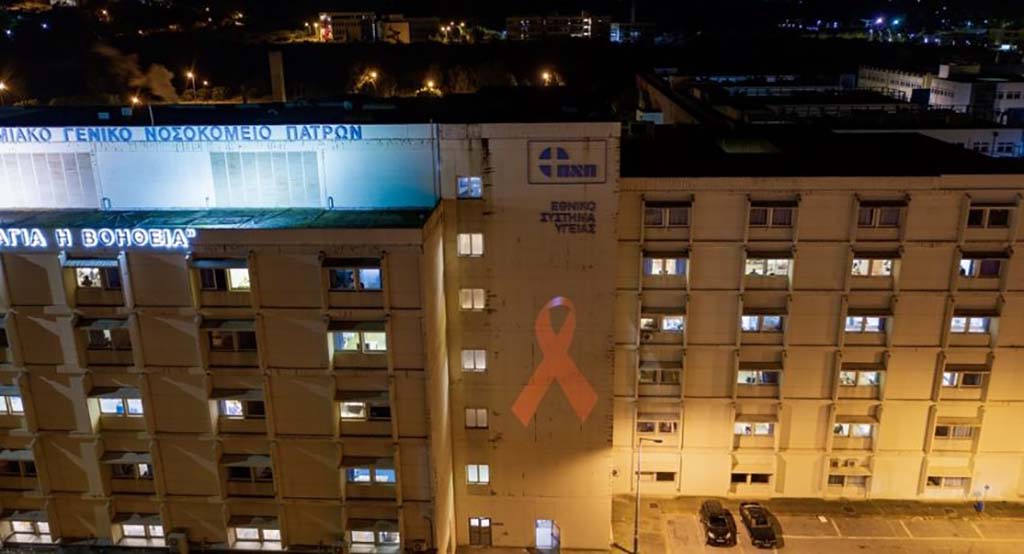 Απίστευτο περιστατικό στην Πάτρα: Έπεσε με πατίνι σε τζαμαρία, πήγε νοσοκομείο και τελικά συνελήφθη!