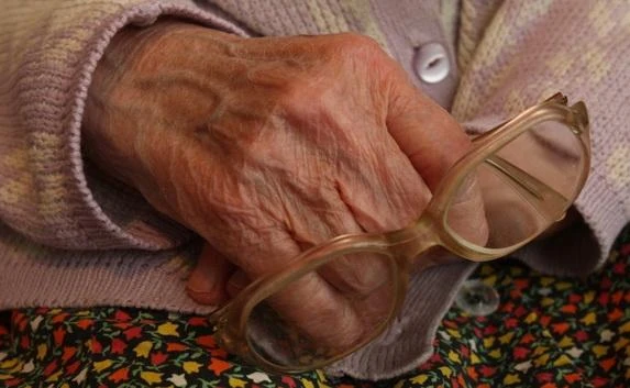 Πάτρα: Λήστεψαν μια ηλικιωμένη – Πήραν τις οικονομίες της ύψους 3.000 ευρώ