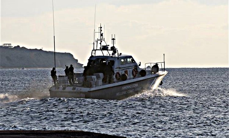 Τραγωδία στην Κρήτη: Σκάφος βυθίστηκε στα ανοιχτά – Ένας νεκρός