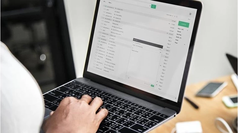 Βόλος: «Μαϊμού» αστυνομικός εξαπάτησε ξενοδόχο – Έγιναν «καπνός» 15.000 ευρώ