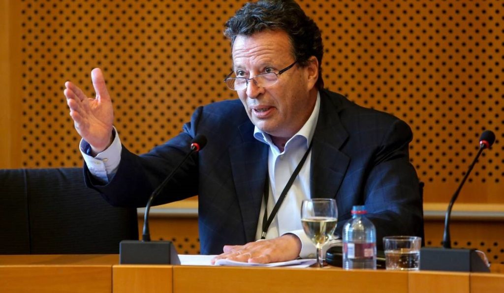 Κύρτσος: «Ακούγεται πως παρακολουθείται το κινητό μου»