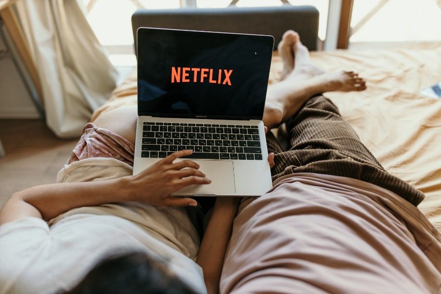 Τι είναι οι μισθοφόροι του streaming και γιατί τρομάζουν τις μεγάλες πλατφόρμες τύπου Netflix