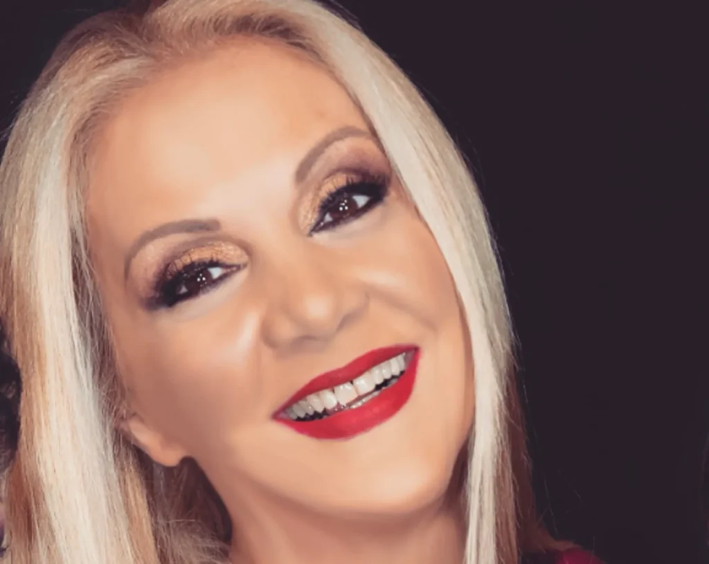 Αγνώριστη η Έλντα Πανοπούλου: Απολαμβάνει τις διακοπές της και φωτογραφίζεται στη θάλασσα