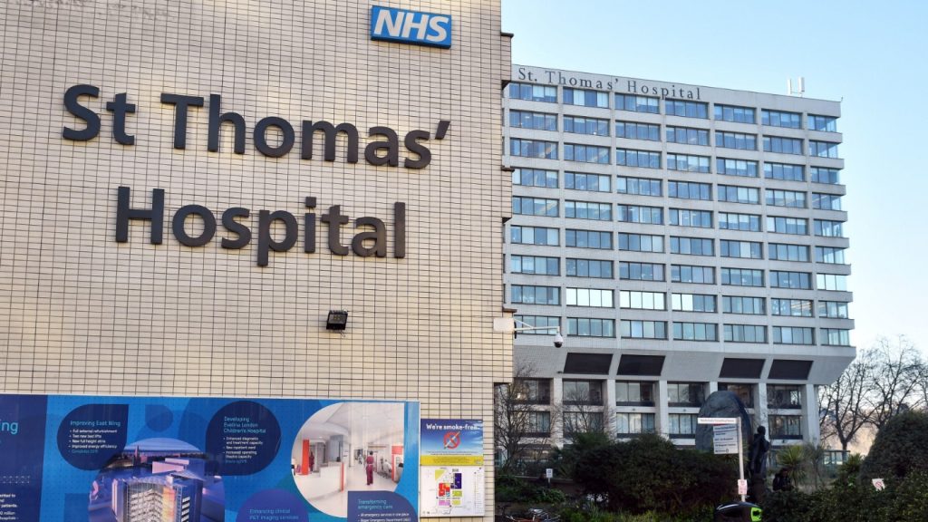 Λονδίνο: Χάος στα νοσοκομεία – Κράσαραν οι υπολογιστές λόγω καύσωνα