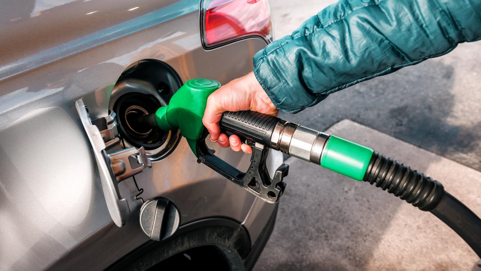 Fuel Pass 2: Μέχρι πότε μπορείτε να υποβάλετε αίτηση – Δικαιούχοι και ποσά