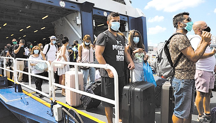 ΕΟΔΥ – Κορωνοϊός: Έξαρση των κρουσμάτων τον Αύγουστο – Τι φοβούνται οι επιστήμονες