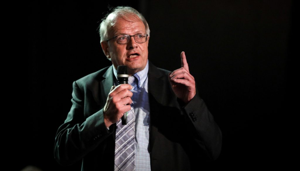 Άκης Τσελέντης: Του επιβλήθηκε αποκλεισμός από το Facebook γιατί είπε «φονιά» τον Πακιστανό δολοφόνο της 17χρονης Ελληνίδας!