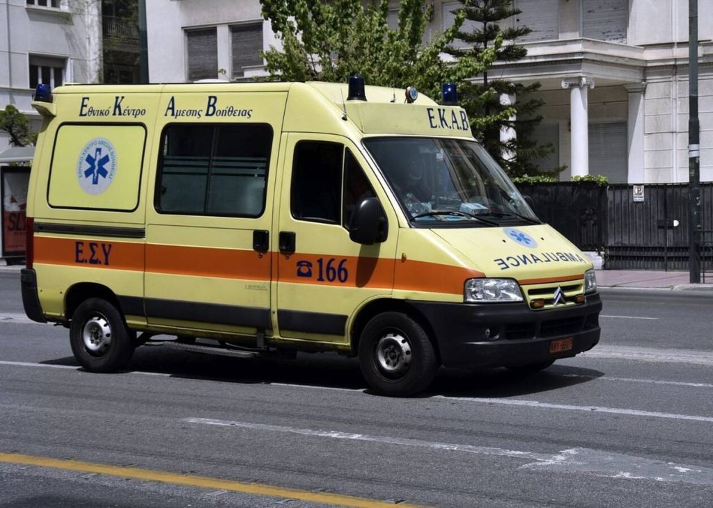 Xαλκίδα: Γυναίκα βρέθηκε νεκρή και αιμόφυρτη στη μέση του δρόμου