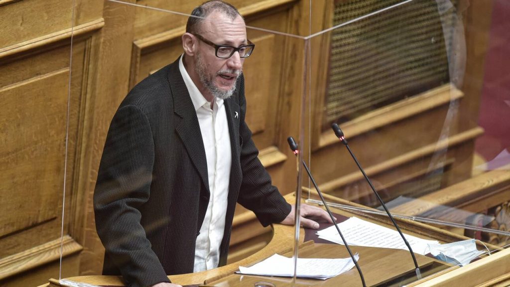 Κ.Γρηγοριάδης: «Παρακολουθεί πολιτικούς αντιπάλους και εξυπηρετεί την ντόπια ολιγαρχία – Αυτός είναι ο Κ.Μητσοτάκης»