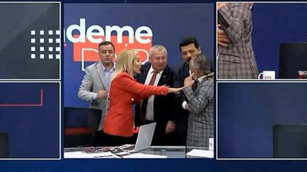 Τουρκία: «Πιάστηκαν στα χέρια» σε τηλεοπτικό στούντιο – Βουλευτής και ο σωματοφύλακάς του έδειραν δημοσιογράφο