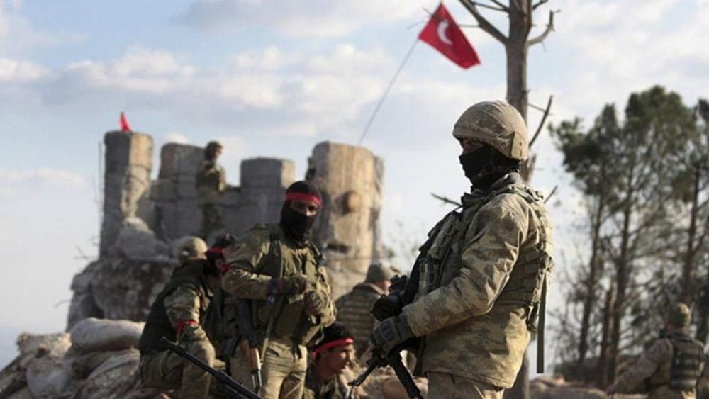 Οι τουρκικές δυνάμεις εκκένωσαν βάσεις στη βόρεια Συρία